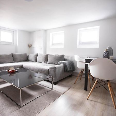 80Qm - 4 Rooms - Private Parking - Keller-Basement - Mallibase Apartments Hannover Buitenkant foto