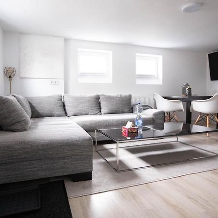 80Qm - 4 Rooms - Private Parking - Keller-Basement - Mallibase Apartments Hannover Buitenkant foto