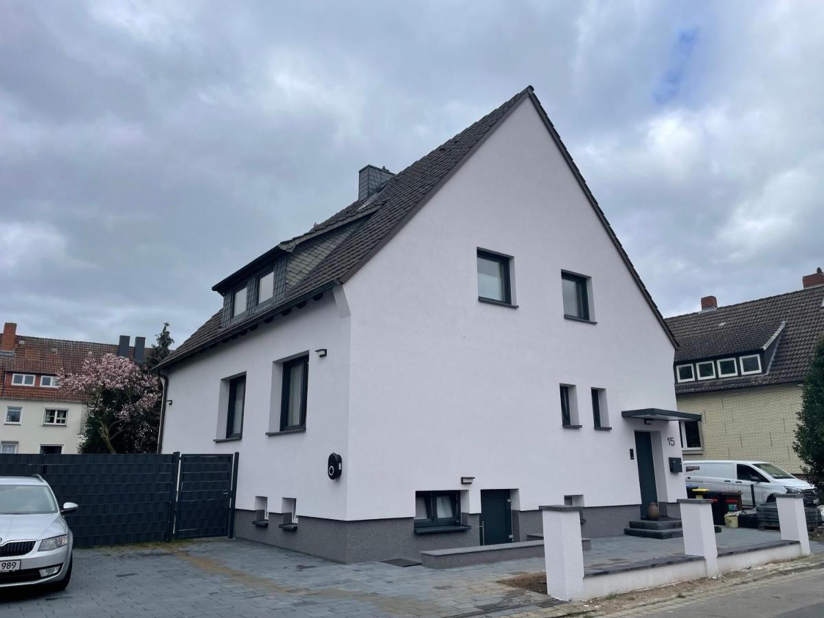 80Qm - 4 Rooms - Private Parking - Keller-Basement - Mallibase Apartments Hannover Buitenkant foto